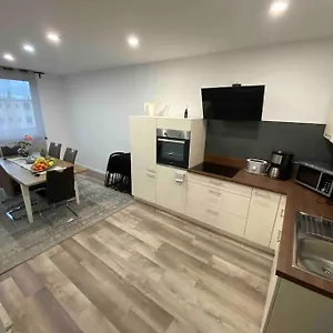  Apartment Sued- 5 Zimmer_15 Personen _ Komplett_eingerichtet